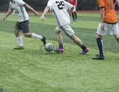 奔驰八年持,续助力,联名展车亮,天博体育平台,天博体育官方网站,天博体育登录入口,天博体育app下载